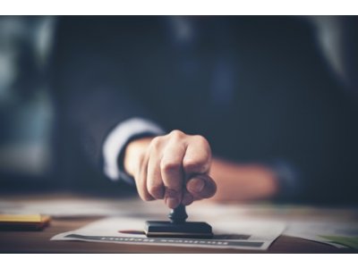 Pieczątka imienna - kiedy jest potrzebna i co powinna zawierać?