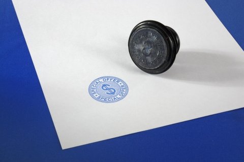 Personalizacja pieczątek: Jak zamówić pieczątkę z własnym projektem?