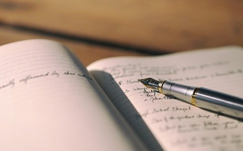 Pióra wieczne a budżet: Jak znaleźć odpowiedni model w różnych przedziałach cenowych?