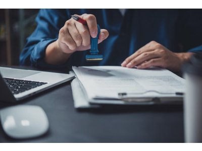 Sztuka personalizacji: Jak tworzyć unikalne projekty pieczątek?